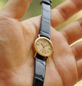 Suisses fausses montres sont extrêmement élaborées pour la petite taille.